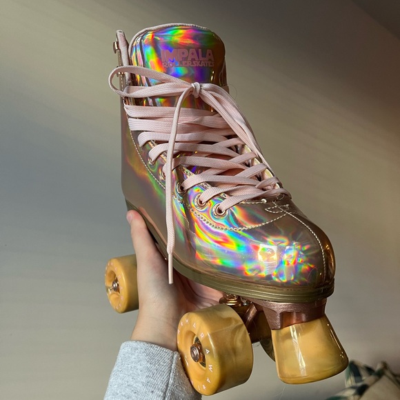NWOT holographic rose gold/pink impala roller skates - Picture 3 of 9